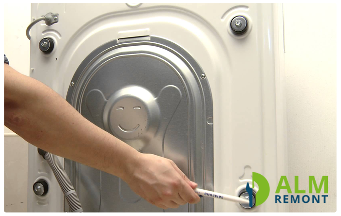 Не сняты транспортировочные болты